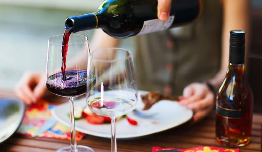 Чем отличается полусухое вино от сухого?